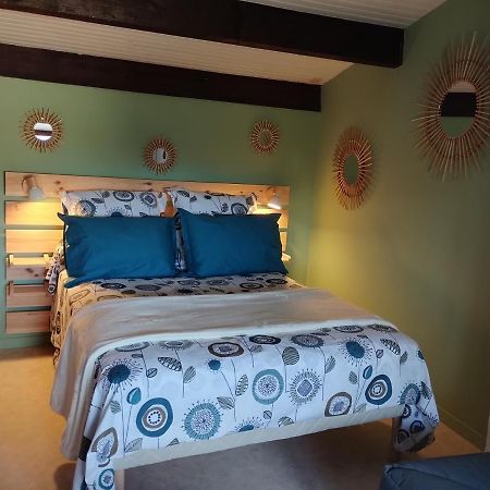 Chez Nathalie Et Raphael Bed & Breakfast Grane Bagian luar foto